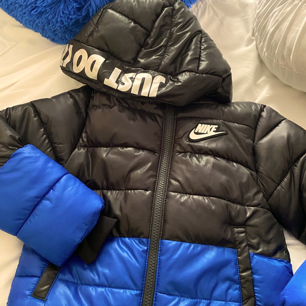 Toddler Nike coat, very warm